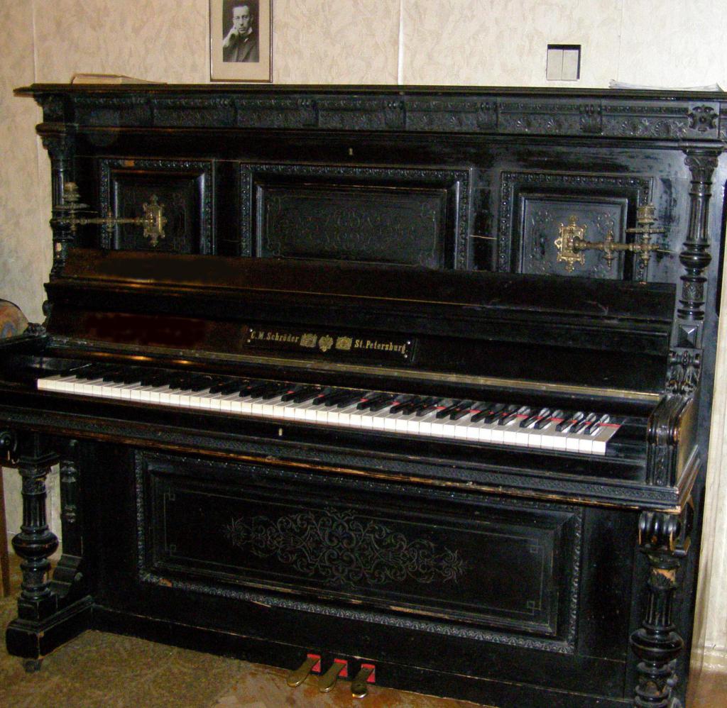 старинные рояли и пианино