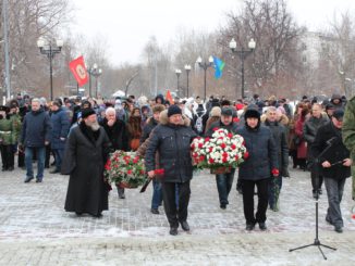 Митинг у памятника