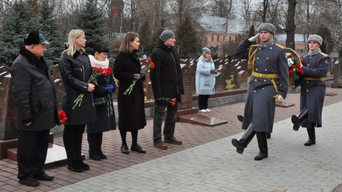 Митинг на Преображенском кладбище. Память защитников