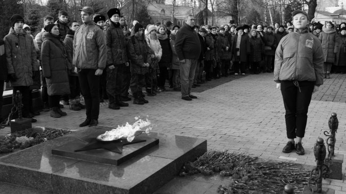 митинг героев