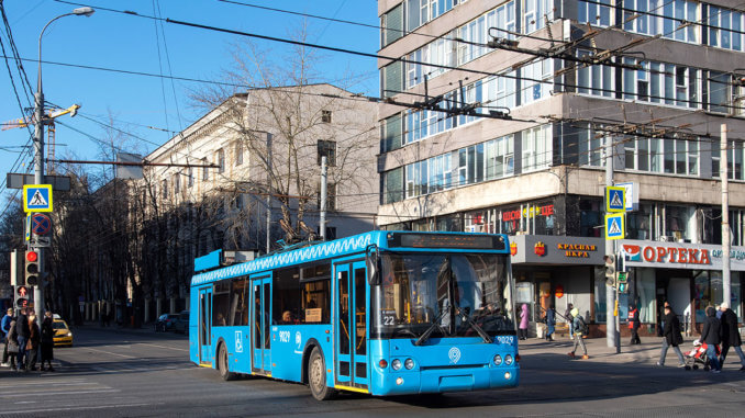 1318739 автобусы трёх маршрутов