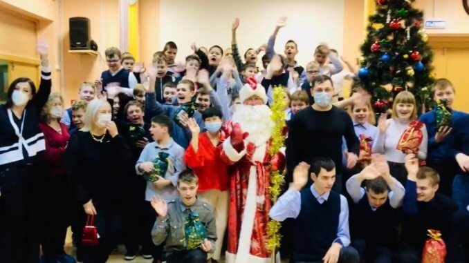 нг благо пушистую елку