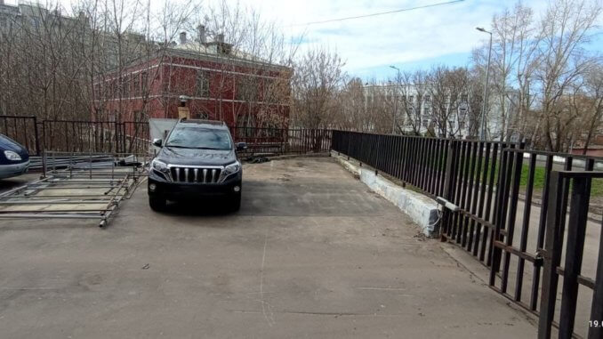 2(694429) (1) Три незаконно возведённых гаража