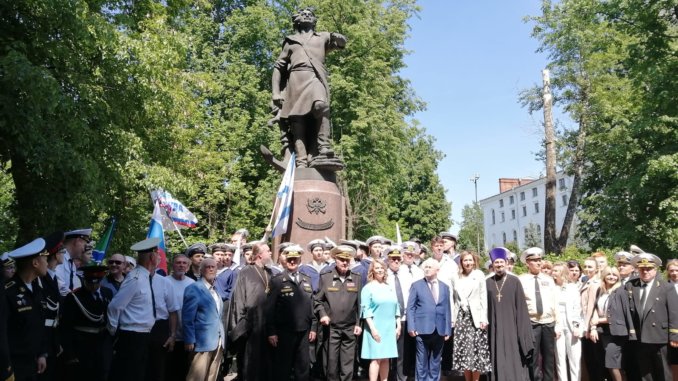 IMG-20220609-WA0012 к памятнику петру I