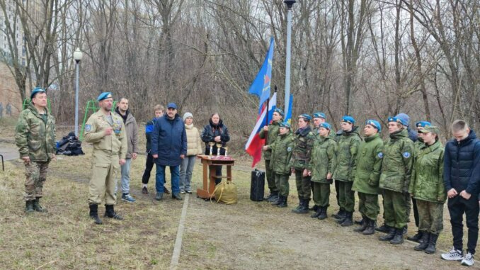 четырнадцать команд