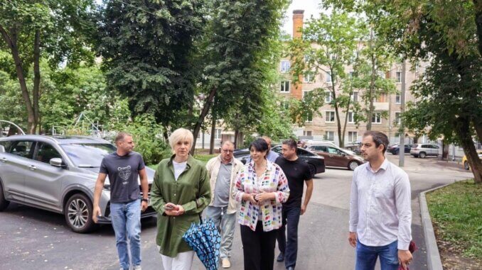у дома 54 по 3-й Гражданской улице