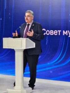 председателем ревизионной комиссии смом