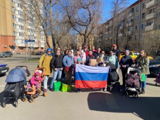 по коробке пельменей