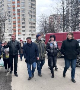 пообщалась с жителями