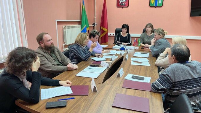 повестку из 13 вопросов