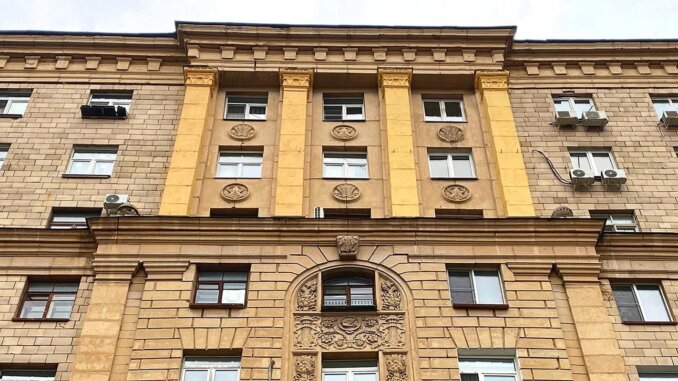 в стиле советской неоклассики