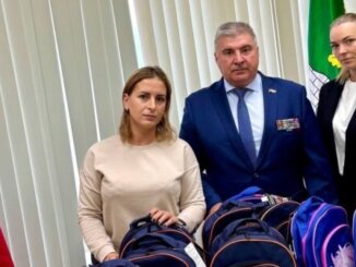наборы канцелярских принадлежностей
