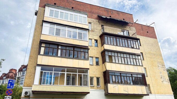 Дом, где жил Лев Яшин, капитально ремонтируют