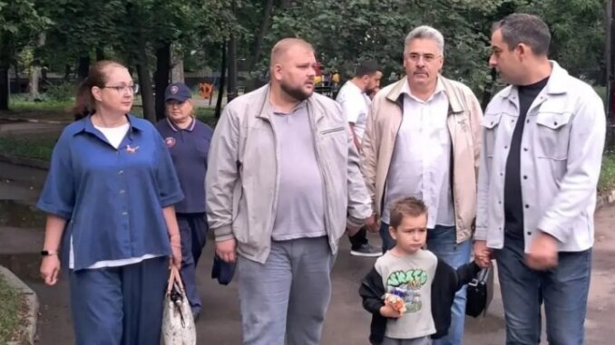 Константин Воловик и другие депутаты приняли участие в субботнем обходе